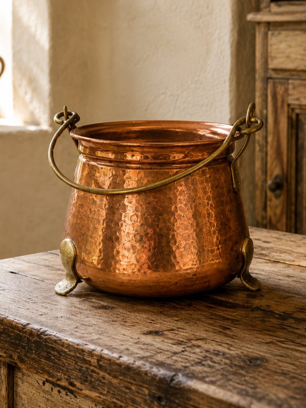 Vintage Hammered Aged Copper Planter With Brass Feet and a Matching Handle